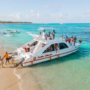 Punta Cana: Festa in barca con snorkeling e sosta in piscina naturale
