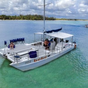 Catamarano privato a Punta Cana (gruppo medio)