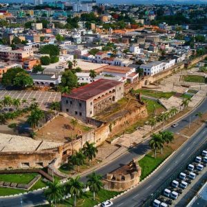 Visite de la ville coloniale de Saint-Domingue et de ses beautés naturelles cachées