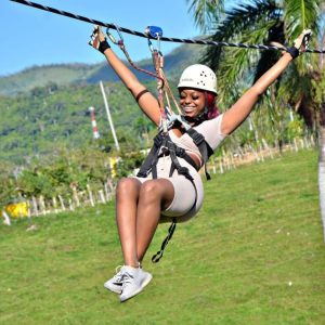 Von Punta Cana aus: Dünen-Buggy und Zip Line Abenteuer
