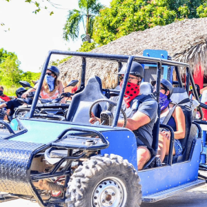 Punta Cana evidenzia le incredibili escursioni in Buggy Macao