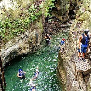 Puerto Plata: Damajagua Waterfalls Canyoning & Cocktail