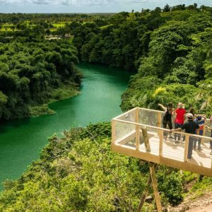 Punta Cana: Xploration Animal Park Bus Tour with Encounters